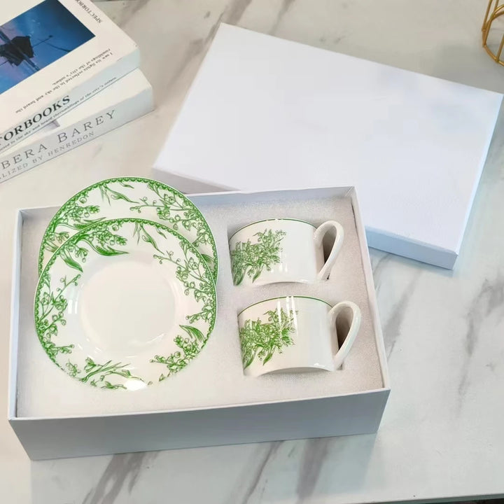 Criativo Europeu Bone China Café Xícaras Casa Café Leite Caneca Pratos Xícara de Chá da Tarde Conjunto de Pratos Com Caixa de Presente Presente de Natal