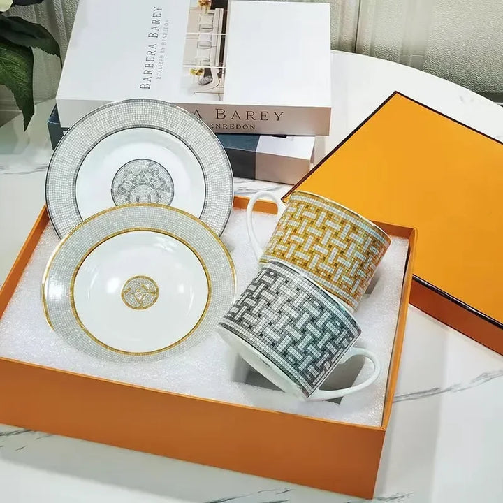 Criativo Europeu Bone China Café Xícaras Casa Café Leite Caneca Pratos Xícara de Chá da Tarde Conjunto de Pratos Com Caixa de Presente Presente de Natal