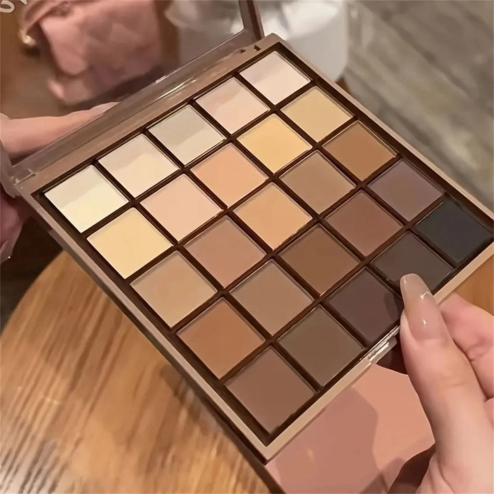 Paleta de sombras de 25 cores - tons neutros de cinza e marrom terrosos, estilo café e chocolate, cria uma aparência de maquiagem multifuncional que naturalmente combina com o teatro