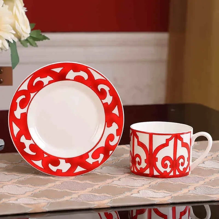 Criativo Europeu Bone China Café Xícaras Casa Café Leite Caneca Pratos Xícara de Chá da Tarde Conjunto de Pratos Com Caixa de Presente Presente de Natal