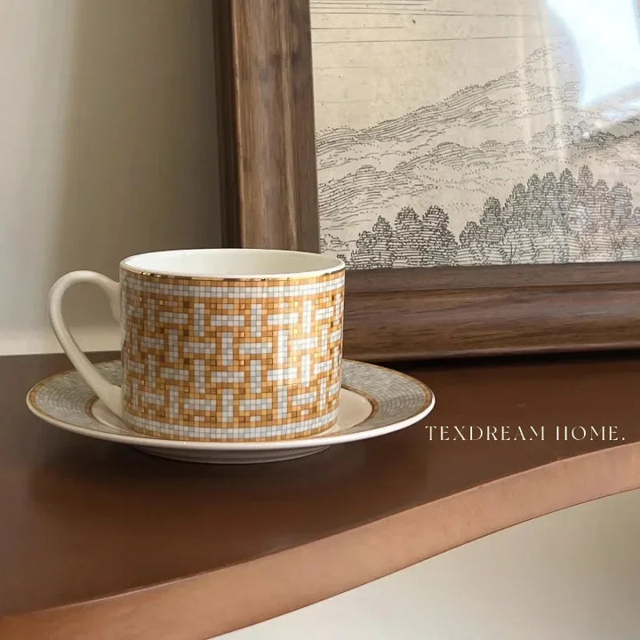 Criativo Europeu Bone China Café Xícaras Casa Café Leite Caneca Pratos Xícara de Chá da Tarde Conjunto de Pratos Com Caixa de Presente Presente de Natal