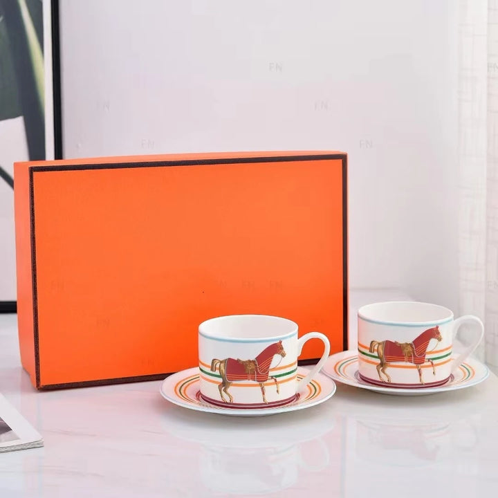 Criativo Europeu Bone China Café Xícaras Casa Café Leite Caneca Pratos Xícara de Chá da Tarde Conjunto de Pratos Com Caixa de Presente Presente de Natal