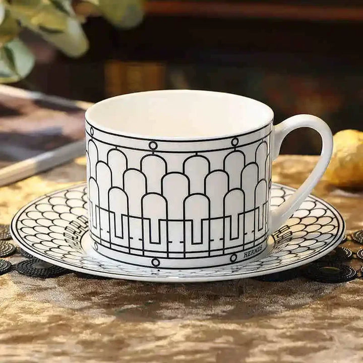 Criativo Europeu Bone China Café Xícaras Casa Café Leite Caneca Pratos Xícara de Chá da Tarde Conjunto de Pratos Com Caixa de Presente Presente de Natal