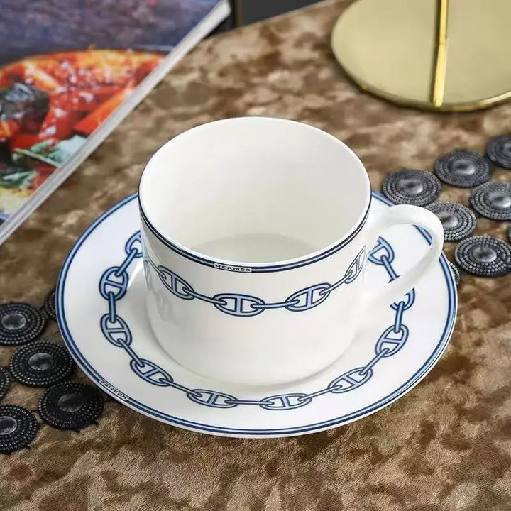 Criativo Europeu Bone China Café Xícaras Casa Café Leite Caneca Pratos Xícara de Chá da Tarde Conjunto de Pratos Com Caixa de Presente Presente de Natal