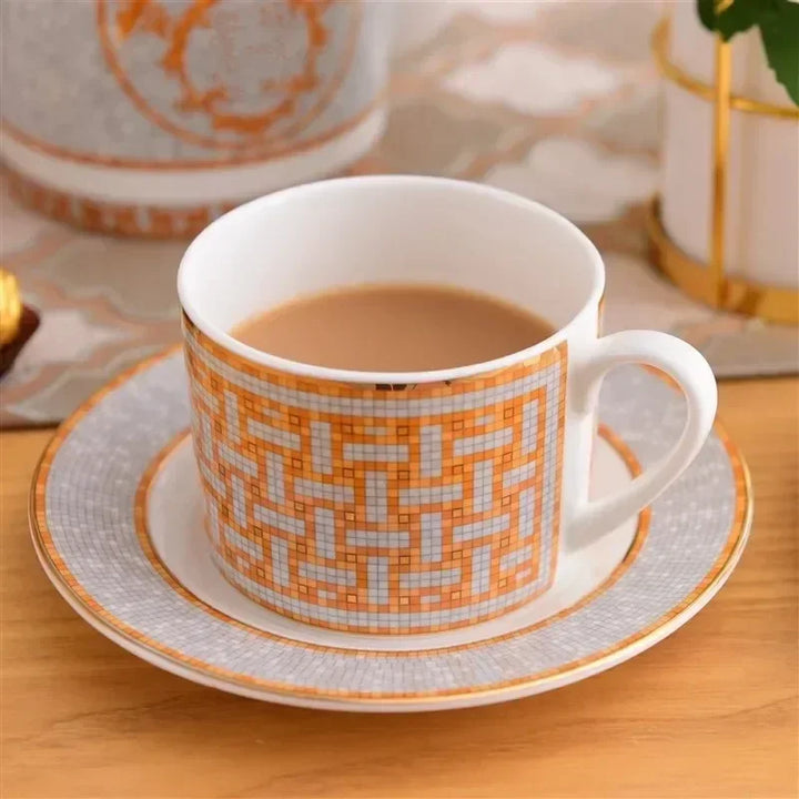 Criativo Europeu Bone China Café Xícaras Casa Café Leite Caneca Pratos Xícara de Chá da Tarde Conjunto de Pratos Com Caixa de Presente Presente de Natal
