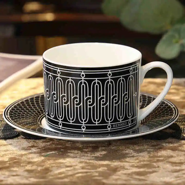 Criativo Europeu Bone China Café Xícaras Casa Café Leite Caneca Pratos Xícara de Chá da Tarde Conjunto de Pratos Com Caixa de Presente Presente de Natal